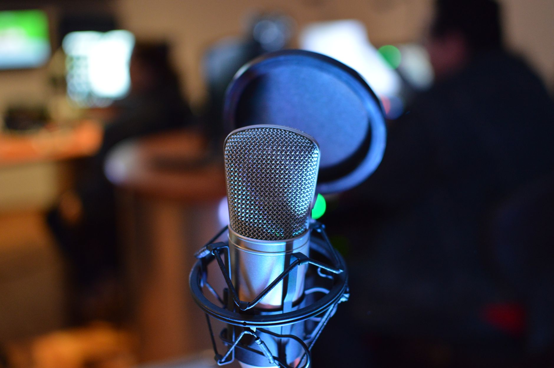 Creador de contenido en home studio profesional